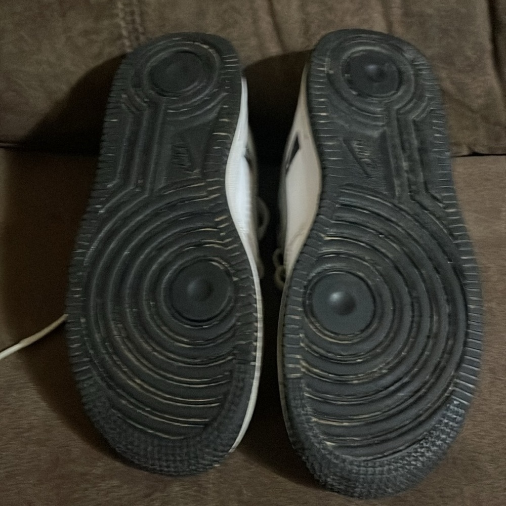 Nike - Picture 2 of 4
